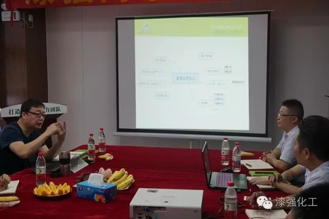 王鵬輝老師認真為蜜桃视频在线视频品牌的發展把脈診斷